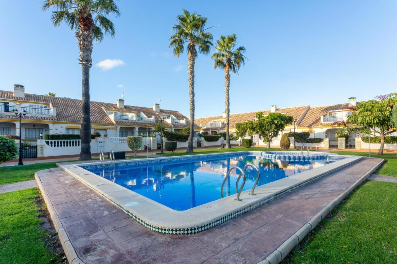 Pool-Side Townhouse In Cabo Roig Villa Orihuela Bagian luar foto