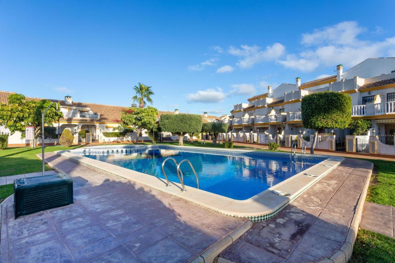 Pool-Side Townhouse In Cabo Roig Villa Orihuela Bagian luar foto