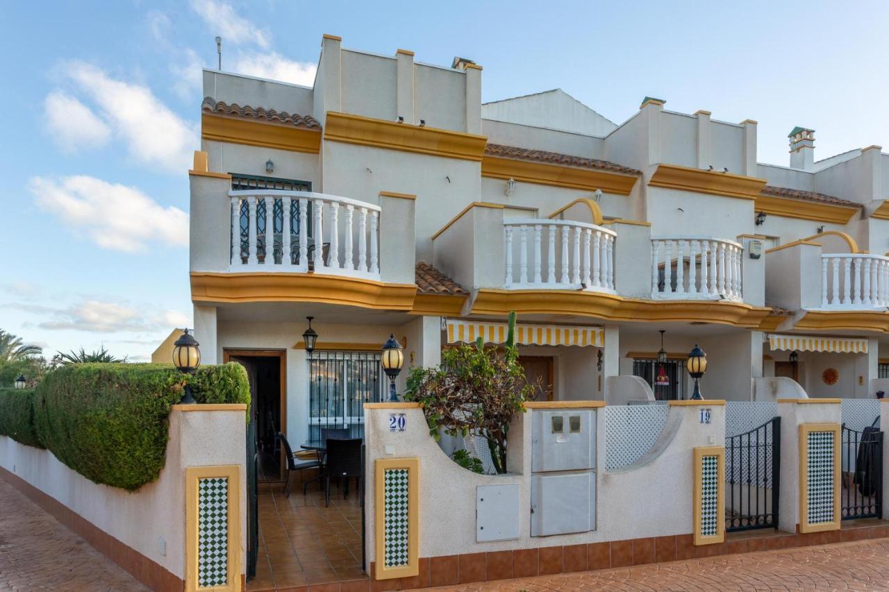 Pool-Side Townhouse In Cabo Roig Villa Orihuela Bagian luar foto