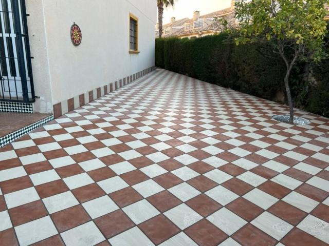 Pool-Side Townhouse In Cabo Roig Villa Orihuela Bagian luar foto